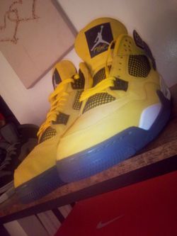Air Jordan 4 Yellow Lightning Sneakers MENS 15