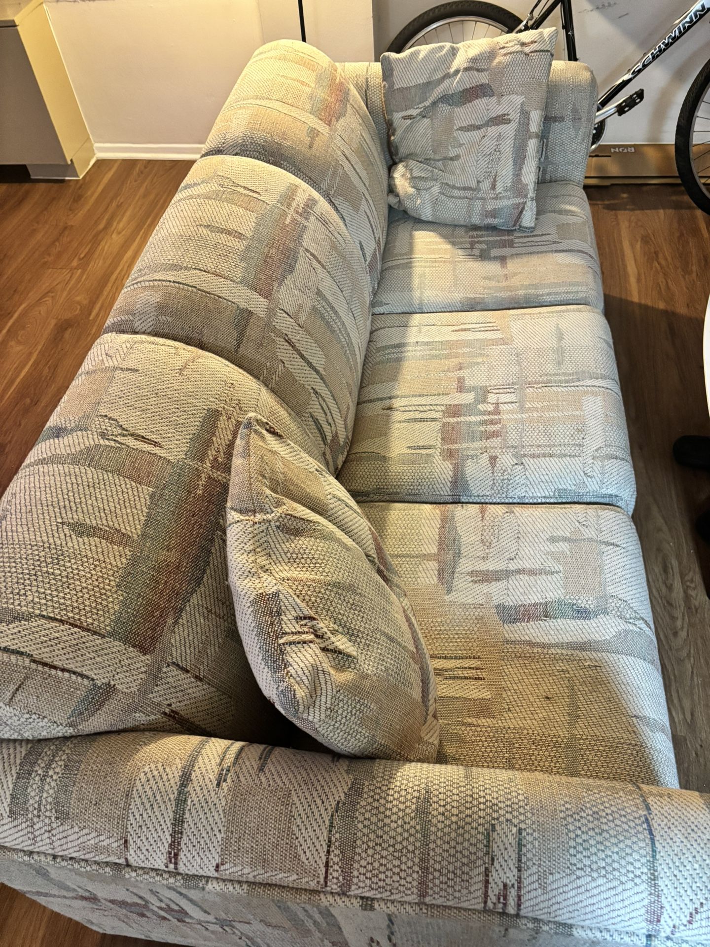 Couch/Convertible Bed