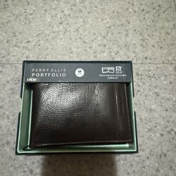 Perry Ellis Leather Wallet 