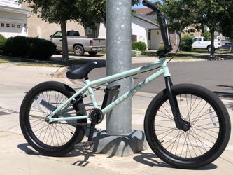 2021 Haro Boulevard