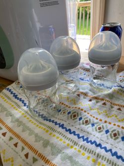 3 Philips Avent glass bottles