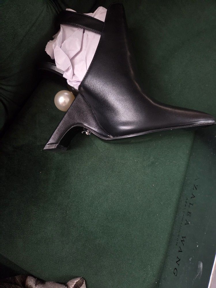 Black Boot With Back Open
