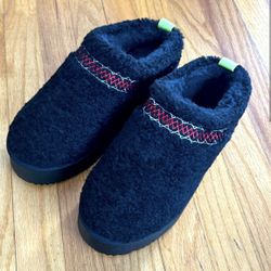 KIFIWUI women’s Platform Mini Boots - NEW IN BAG 
