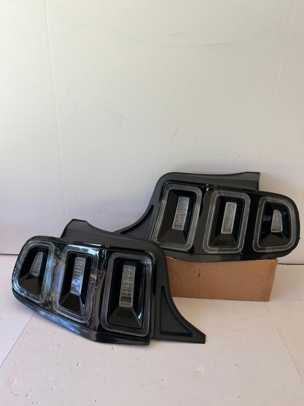 Ford Mustang 2010-2014 Tail Lights