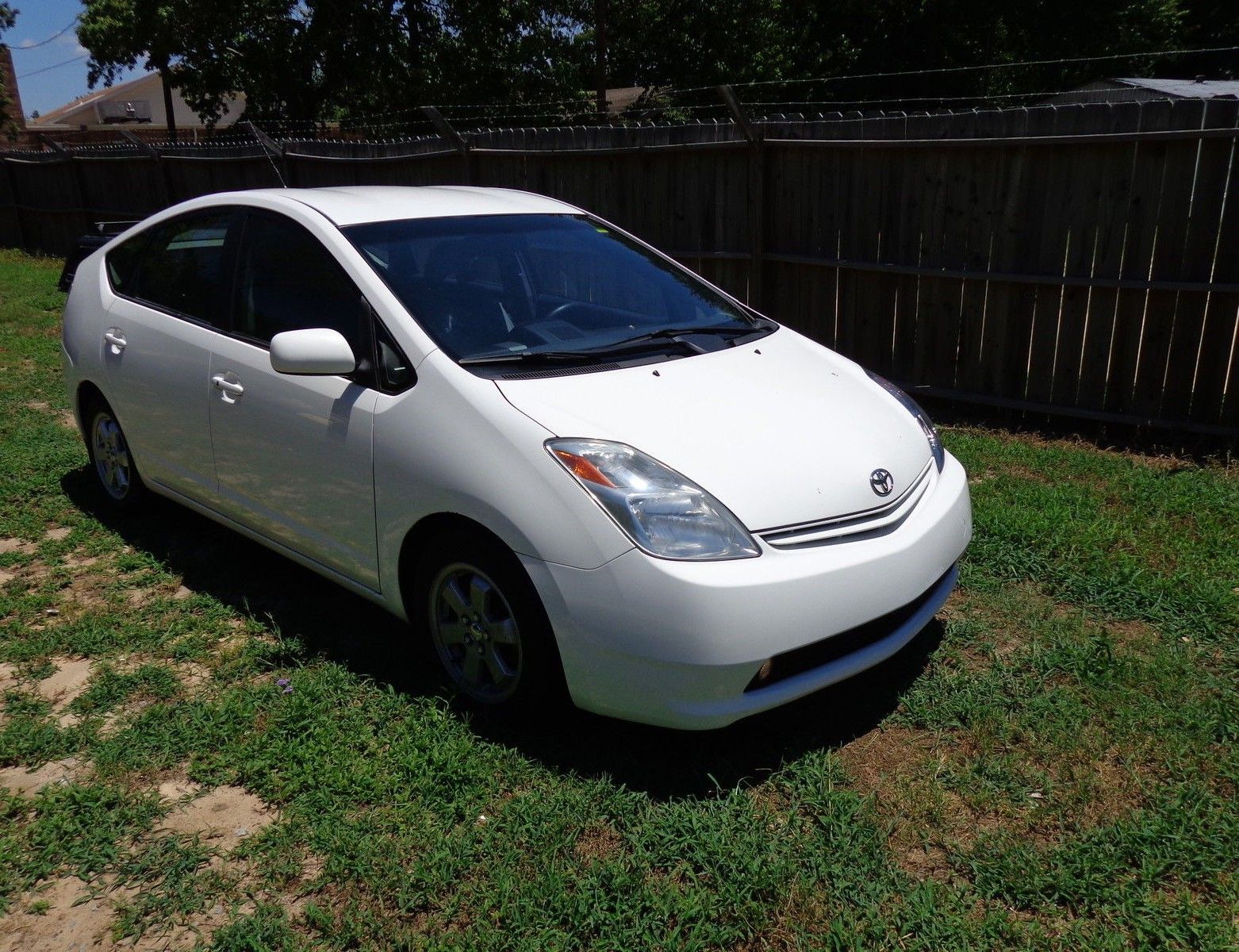 TOYOTA HYBRID/////FOR FAMILY ////2006///WHITE COLOR