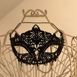 Elegant Black Lace Masquerade Mask