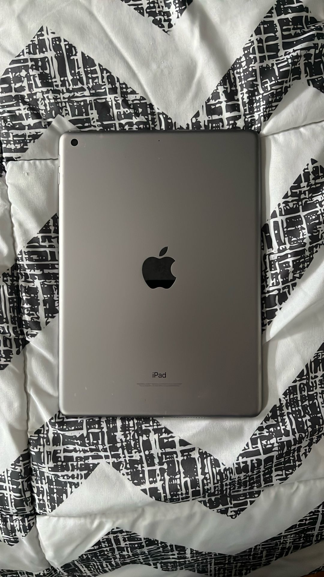 Apple iPad (6th gen)