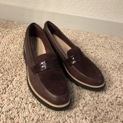 Clarks Leather Women’s Shoes Size  8.5