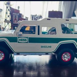 2004 Hess Sports Utility Truck & Motorcycles