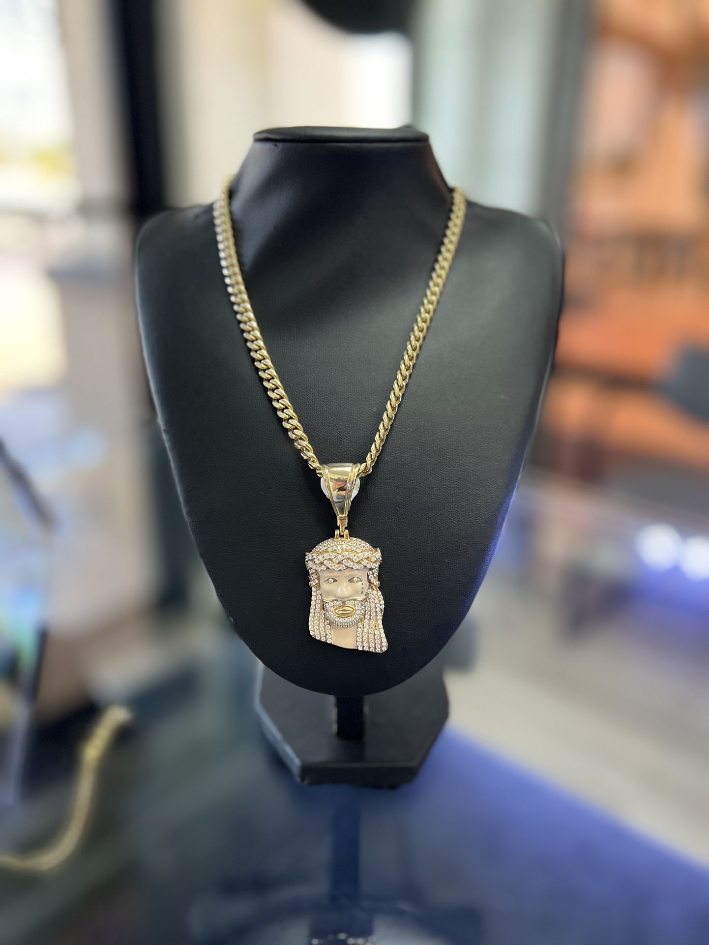 Miami Cuban Chain With Jesus Pendant 