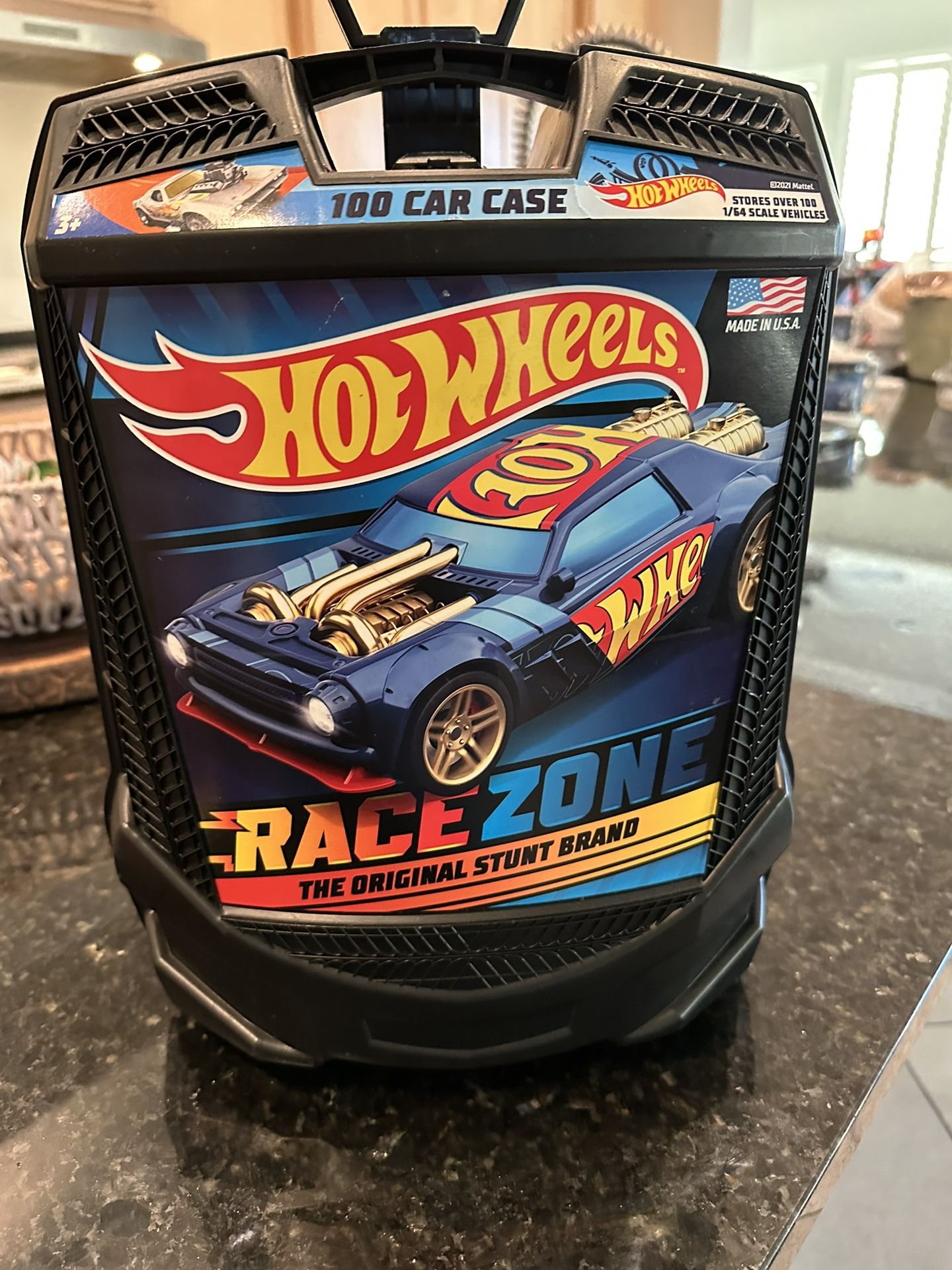 Hot wheels Suit Case