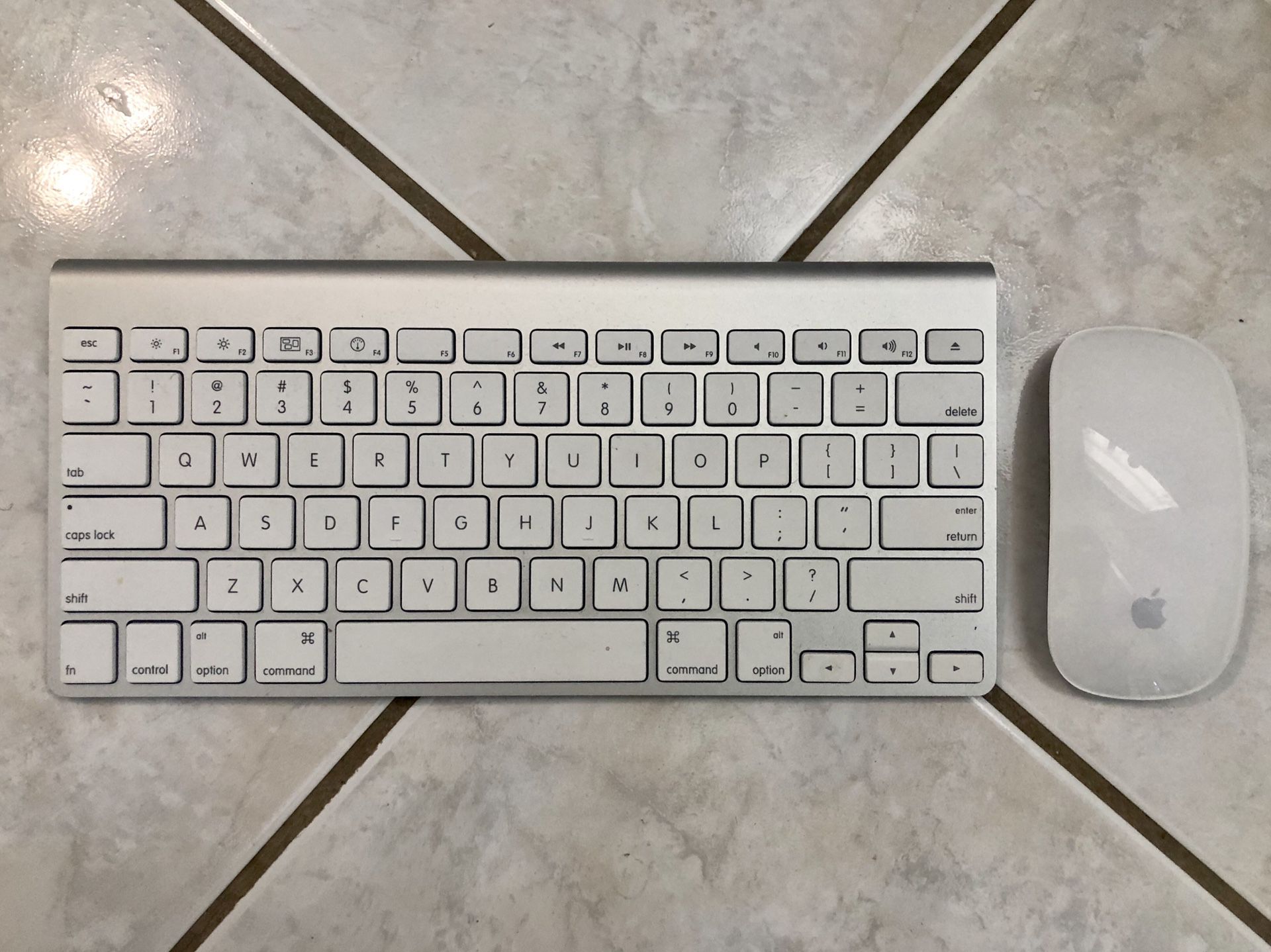Apple wireless keyboard & mouse