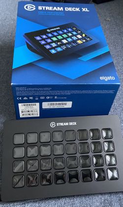El gato STREAM DECK XL