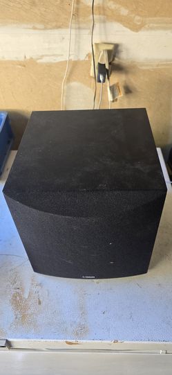Yamaha home theater subwoofer 8" 100w