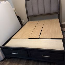 Queen Bed With Storage 
