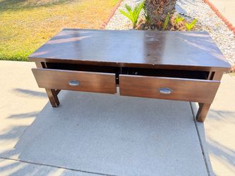 FREE Coffee Table w/ Drawers