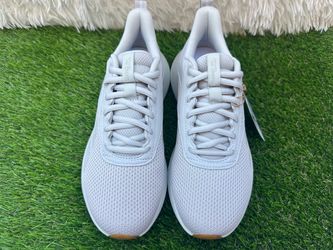 Reebok Low-Top Sneakers Light Gray women size 7