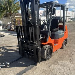 Toyota Forklift 6,000 Lbs. Capacity 7FGCU30