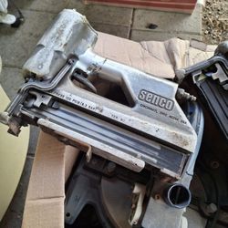 Roofing Staple Gun By Senco