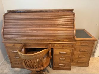 Rolltop desk