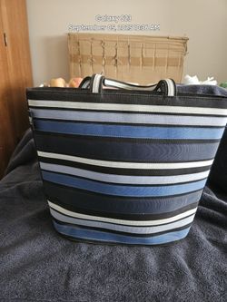 DKNY City Bucket Bag 