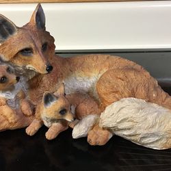 Adorable Mother Red Fox With Her Kits Figurine 