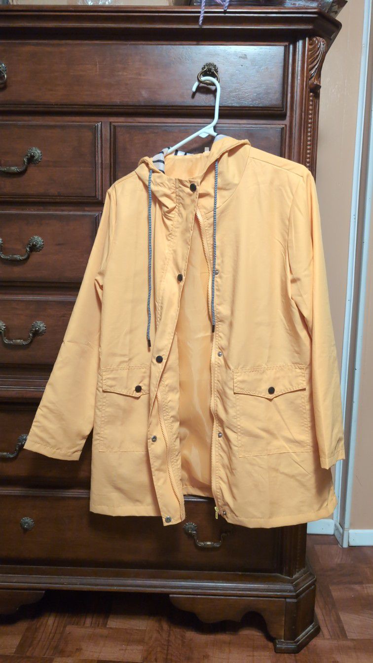 Nice Line New Condition Size Large Yellow Raincoat With Navy & White Stripes Inside Hood Buttons Snaps Pockets 