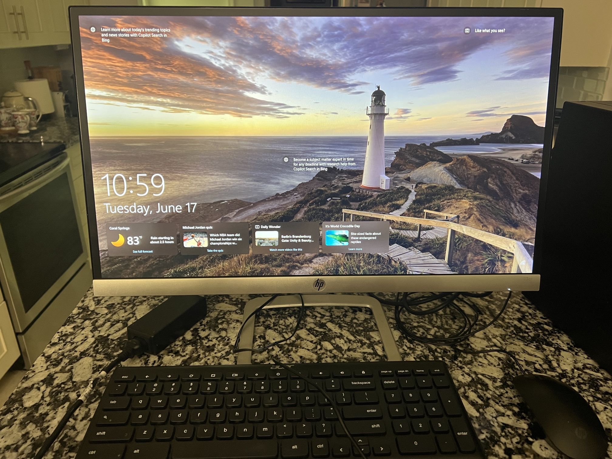 Computer With 23 Inches Screen