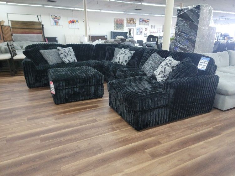 Brsnd New 4pc Sectional In Black Corduroy 