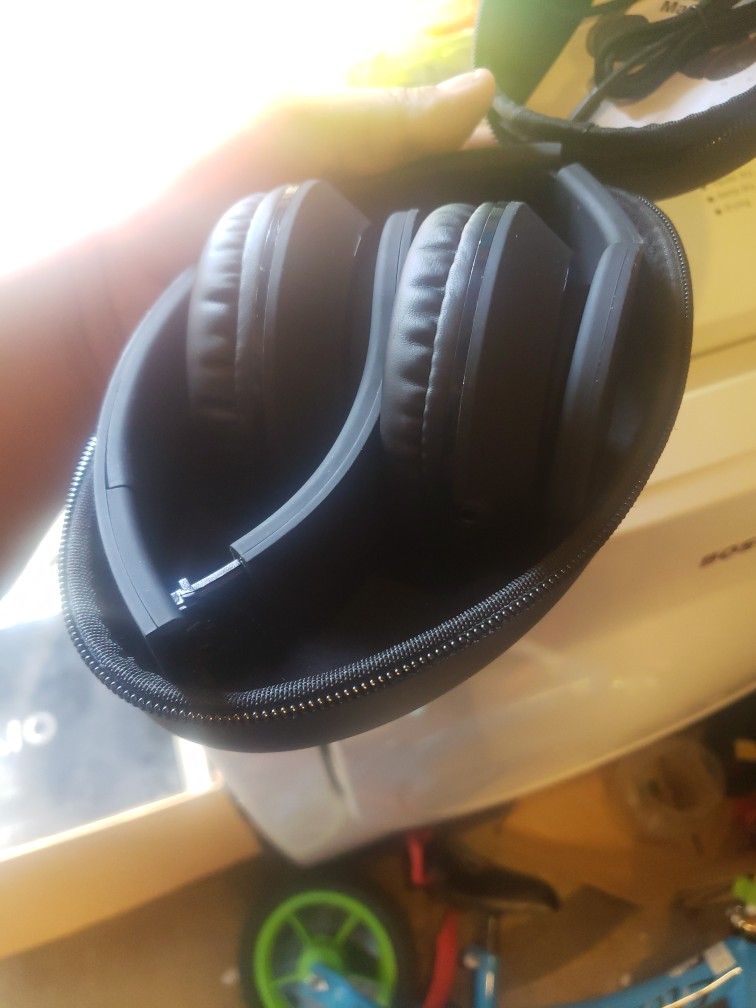 Sentey Headphones 