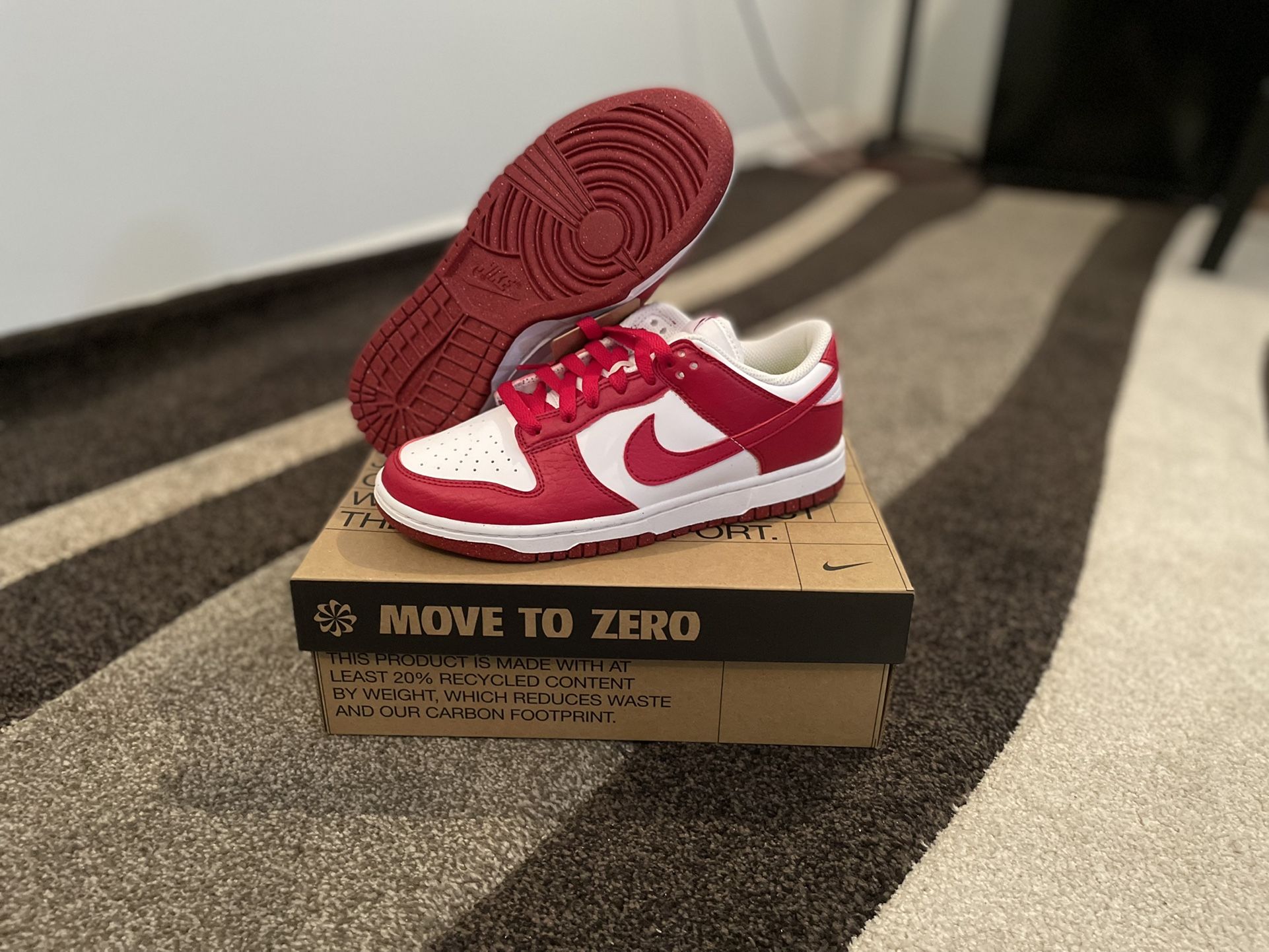 Nike dunk low Next Nature white gym red Size 7w - joarbit.com display picture 1