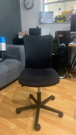 Black chair with wheels for office