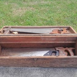 Vintage Saw Tool Box w/ Saws