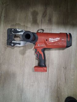 Milwaukee M18 Force Logic Cordless Crimping Tool