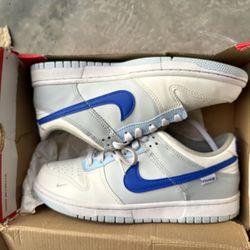 Nike Dunk low size 7y