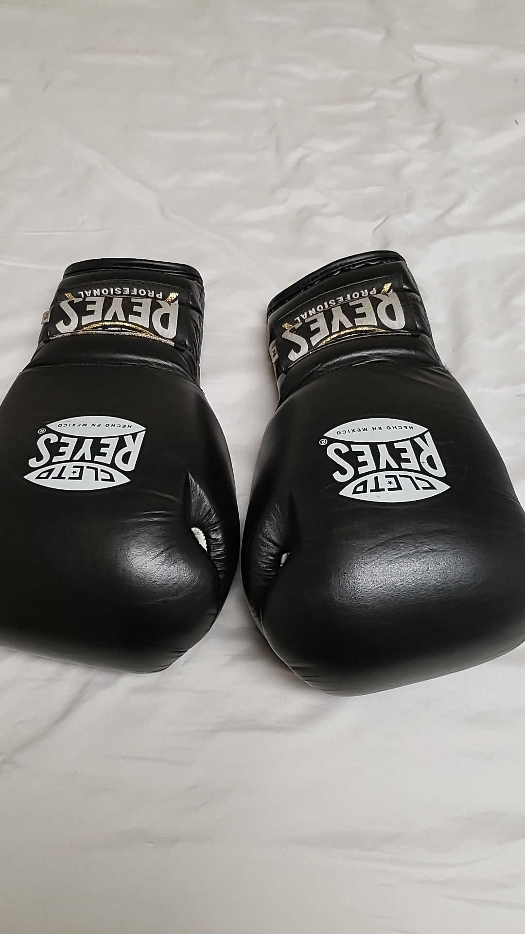 16oz Reyes boxing gloves