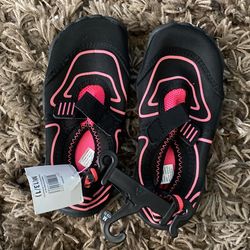 Girl’s Water Shoes Size M(13-1)
