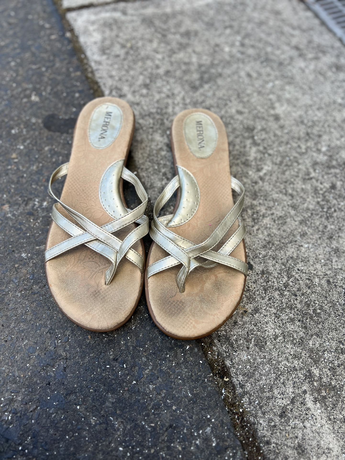Merona Sandles Size 7 1/2