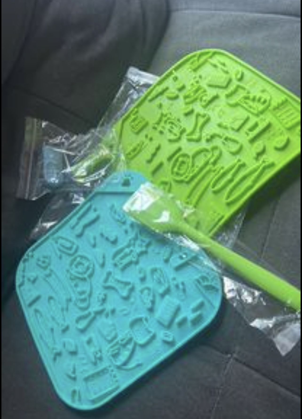 dog slow feeder treat mat And Finger Toothbrush