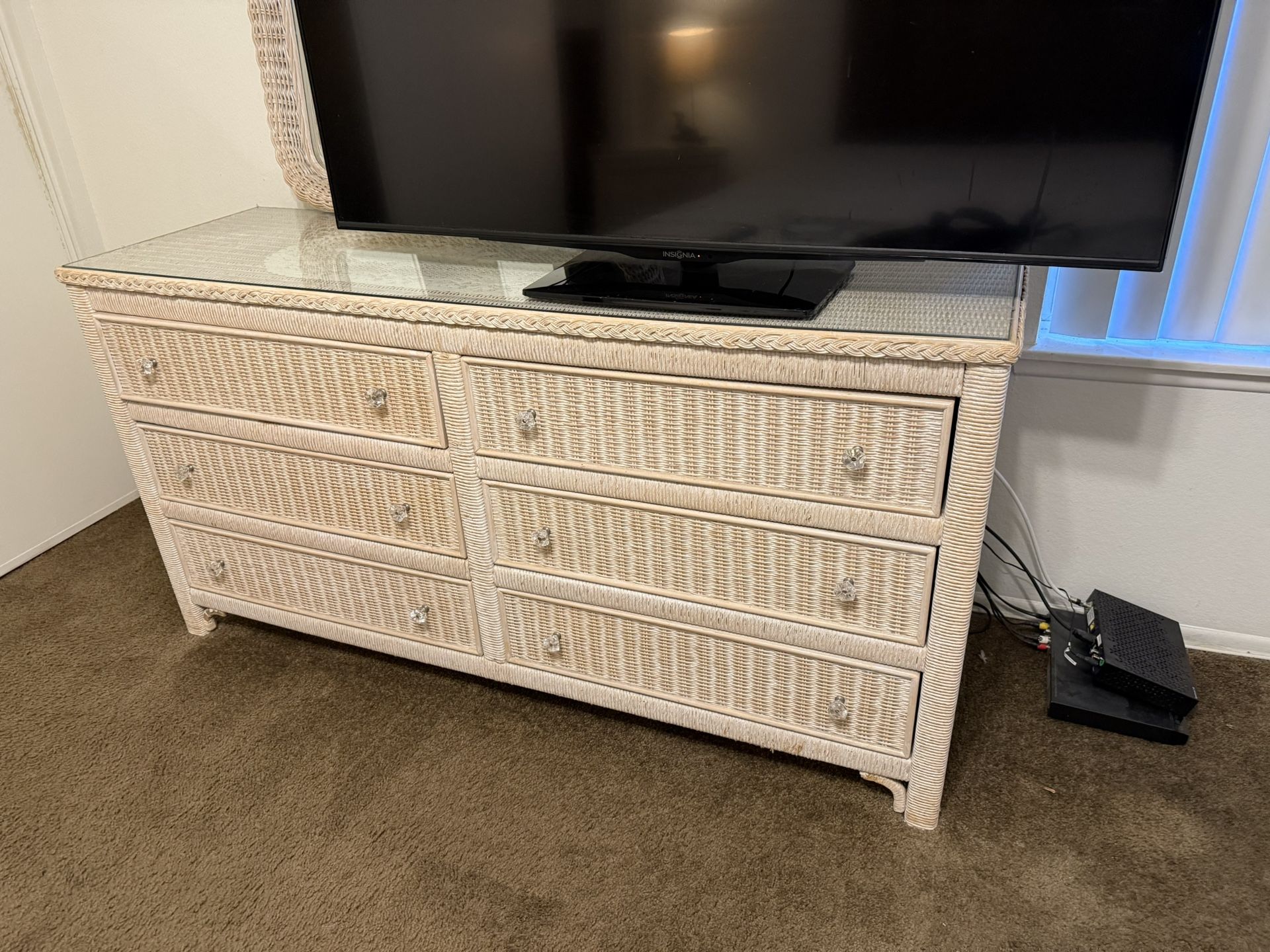 Wicker Dresser With Mirror And 2 Bedside Tables 