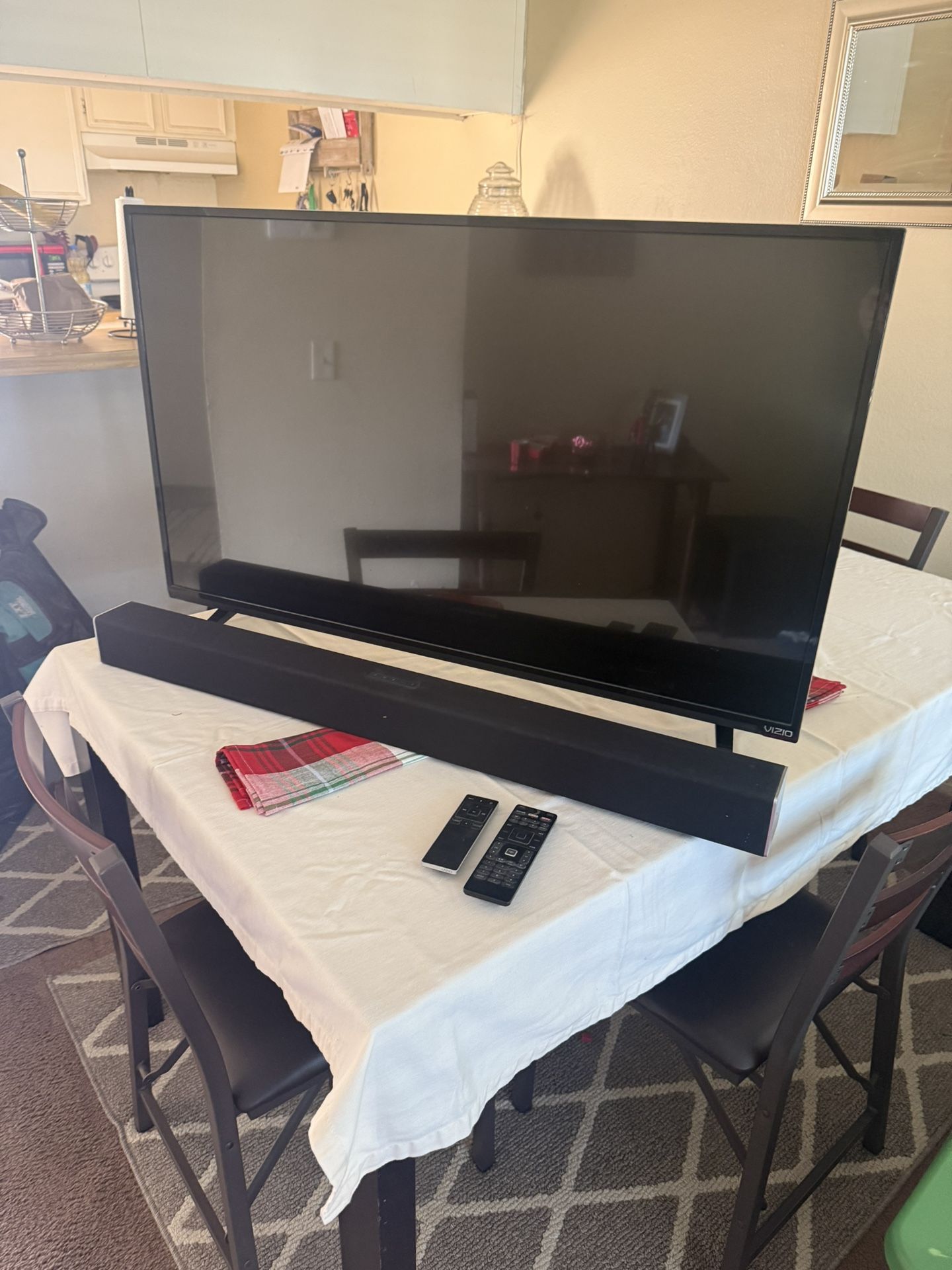 Vizio Soundbar & Tv 