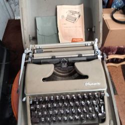 Vintage Olympia Manual Typewriter 