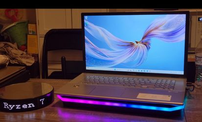 Asus Vivobook  17 Laptop 12 GB 😀 Ryzen 7 w/ Vegas 10 Graphics💪🏾! 512GB SSD!