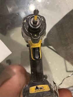 Dewalt DCF845 Drill W/ battery