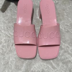Gucci Rubber Sandals in Pink
