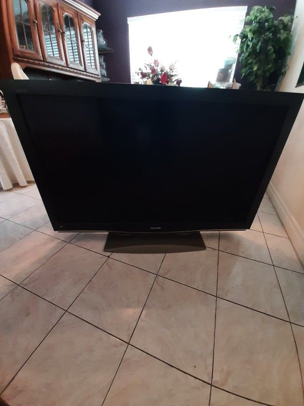 Sharp Aquos 52 Inch Tv for Sale in Placentia, CA OfferUp