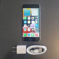 iPhone 6s - UNLOCKED - Like New 