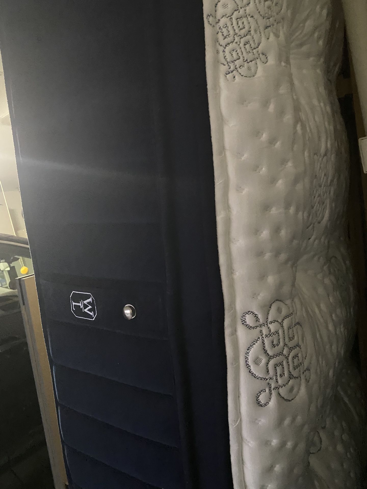 5foot Wide Mattress 78 Inches Long Bed frame Adjustable 