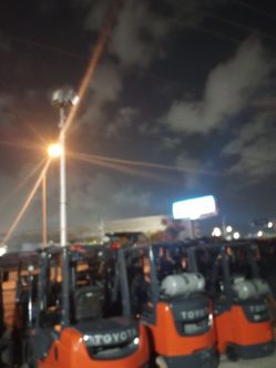 FORKLIFT TOYOTA
