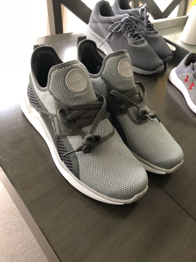 Never worn men’s size 12 Reebok’s!!